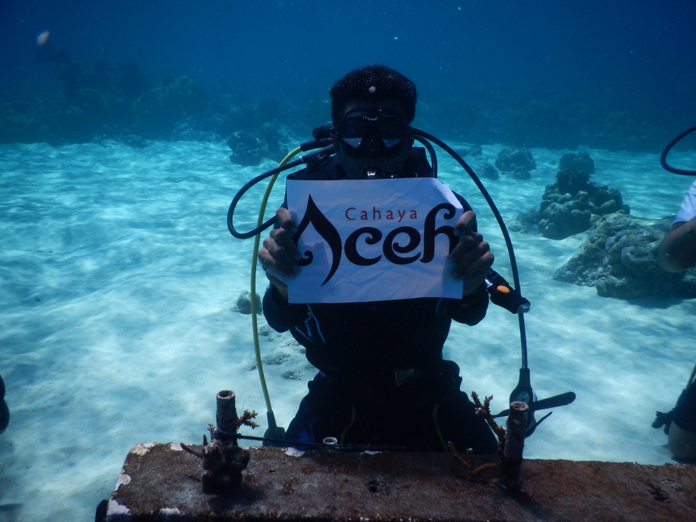 Puluhan Diver Kampanyekan Replantasi Karang di Sabang Coral Day