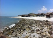 Menikmati Pesona Pantai Cermin: Destinasi Wisata yang Memukau